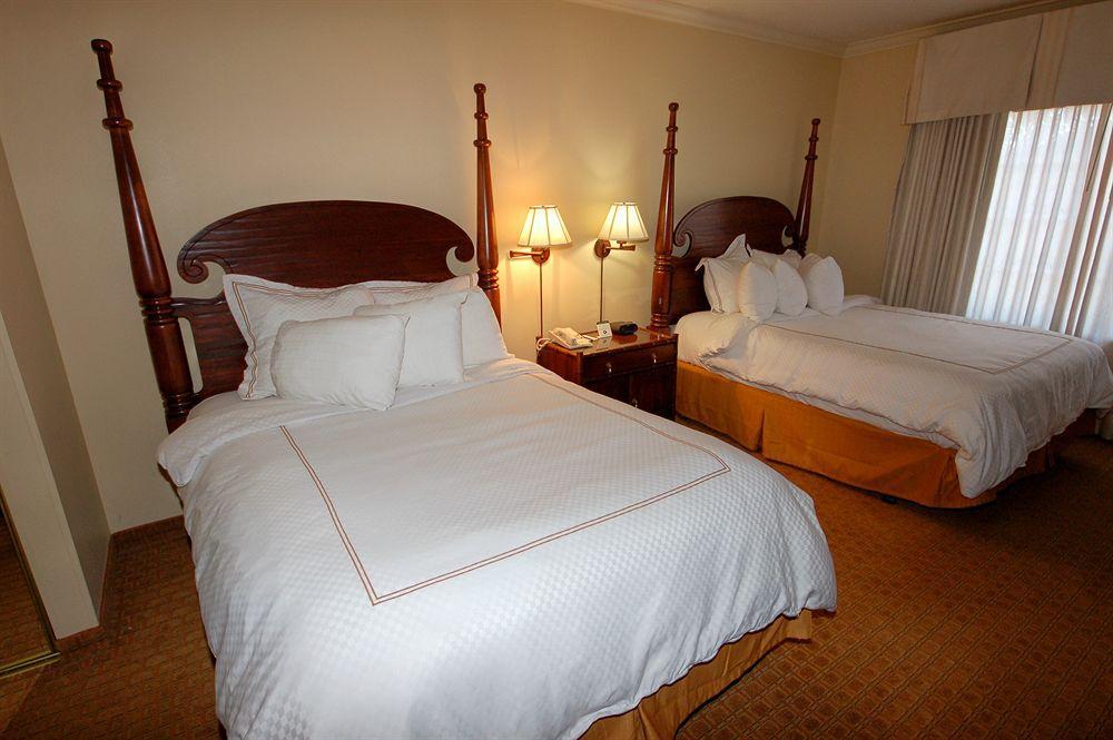 Richmond Inn & Suites Baton Rouge Room photo