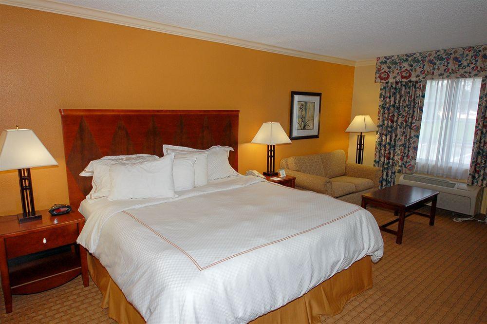 Richmond Inn & Suites Baton Rouge Room photo